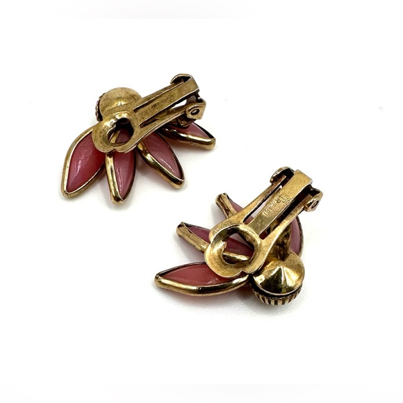 Vintage Crown Trifari Poured Glass Flower Petals "Petalette" Clip Earrings-Rose - Picture 3 of 6